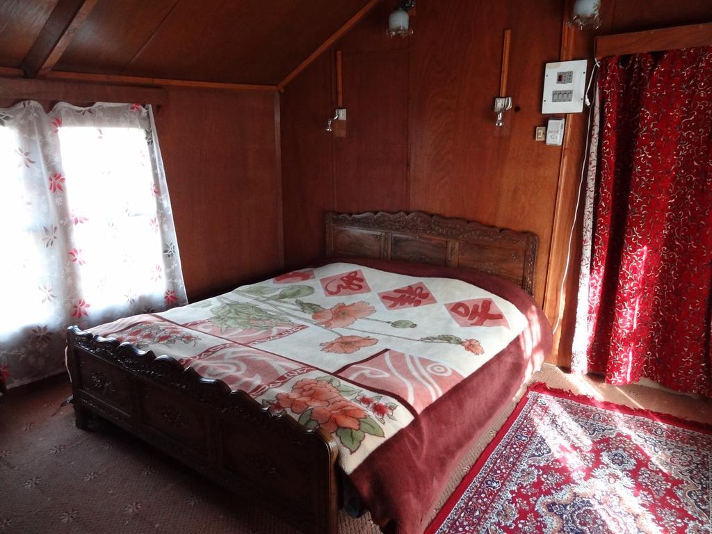Hotel Houseboat Moon Of Kashmir Srīnagar Pokoj fotografie